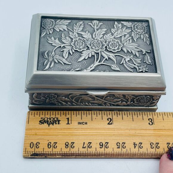Small Floral Rectangular Pewter Silver Lined Trinket Jewelry Box Hinged Lid - Picture 7 of 10